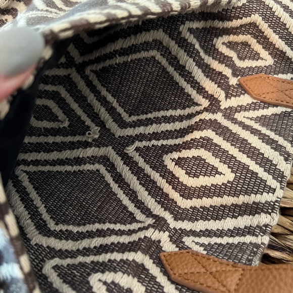 THIRTY-ONE Window Shopper Handbag with Shoulder Strap - Picture 9 of 11